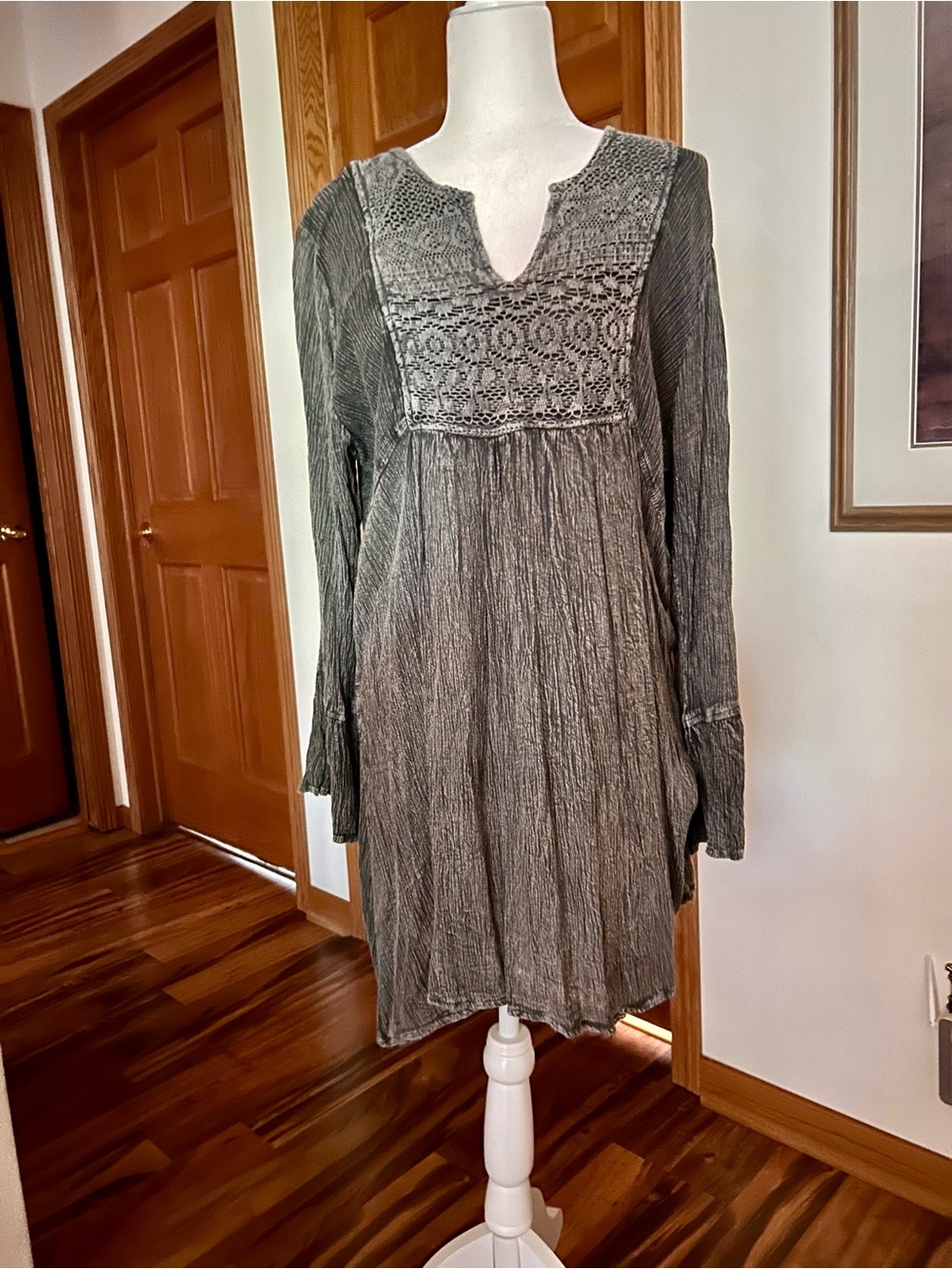Exist Gray Lace-Yoke Long Sleeve Tunic